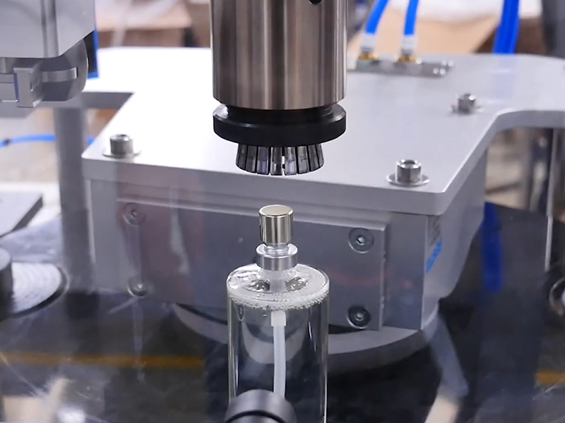 液体农药灌装机：：现代农业生产的高效利器